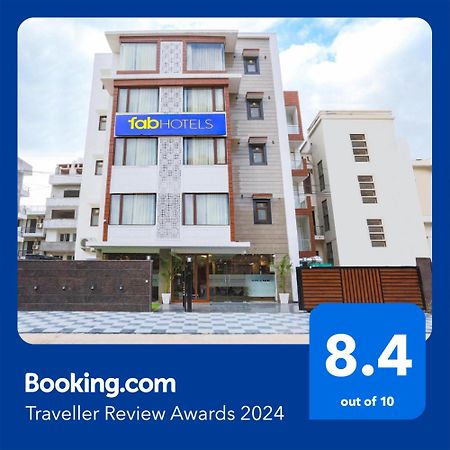 Fabhotel Golf Inn Golf Course Road غورغاون المظهر الخارجي الصورة