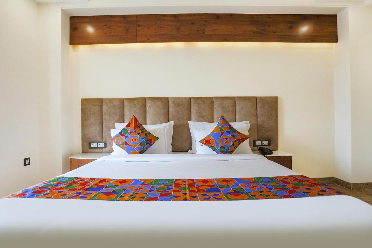 Fabhotel Golf Inn Golf Course Road غورغاون المظهر الخارجي الصورة
